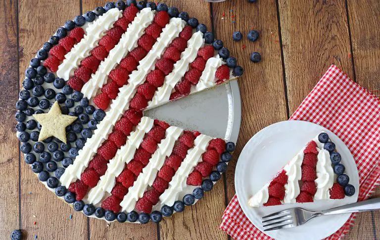 american flag fruit pizza red white blue 4th of july dessert 2 768x485 1
